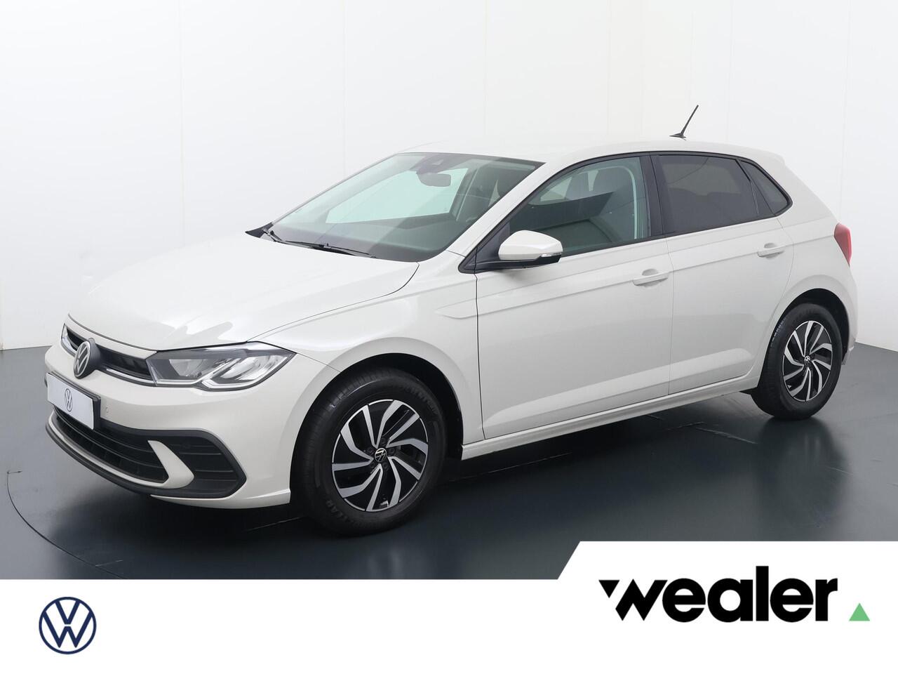 Volkswagen POLO 1.0 TSI Life | 95 PK | Trekhaak afneembaar | Navigatiesysteem | Parkeersensoren |