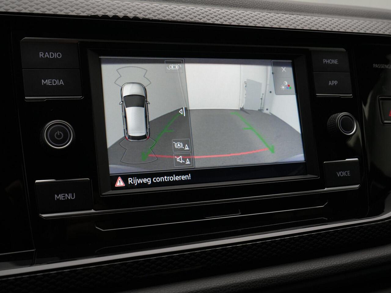 Volkswagen POLO 1.0 TSI 95 pk Life | Achteruitrijcamera | LED koplampen | Stoelverwarming | Adaptive Cruise Control | 16 inch | Carplay