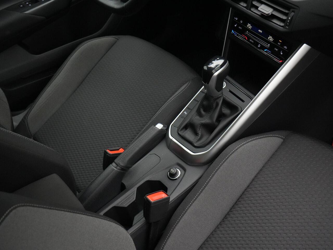 Volkswagen POLO 1.0 TSI 95 pk DSG Life Edition | Achteruitrijcamera | Navigatie | Stoelverwarming | Adaptive Cruise