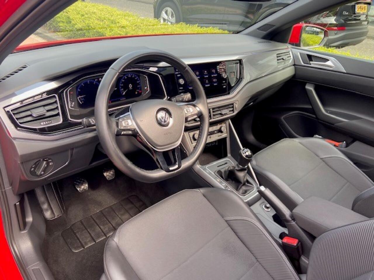 Volkswagen POLO 1.0 TSI R-Line / PANODAK / LED Koplampen / R-Line Exterieur / Style Interieur / Digitale cockpit / CAMERA / NAVI / APP.Connect