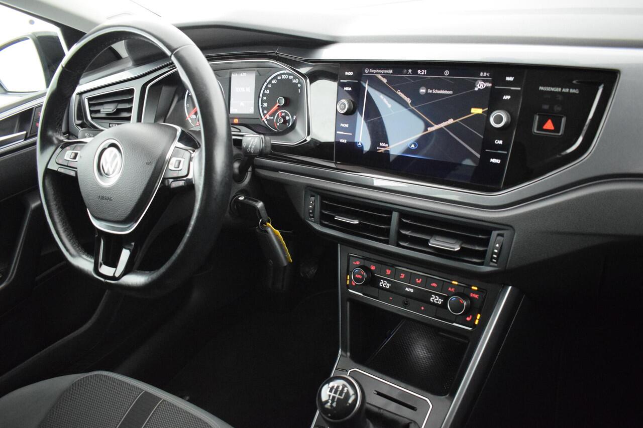 Volkswagen POLO 1.0 TSI 95pk Highline Stoelverwarming Navigatie Climate Control