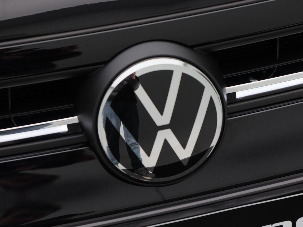 Volkswagen POLO 50 Edition 1.0 TSI 95 PK | DSG | Panoramadak | LED Matrix | Stoelverwarming | Keyless |