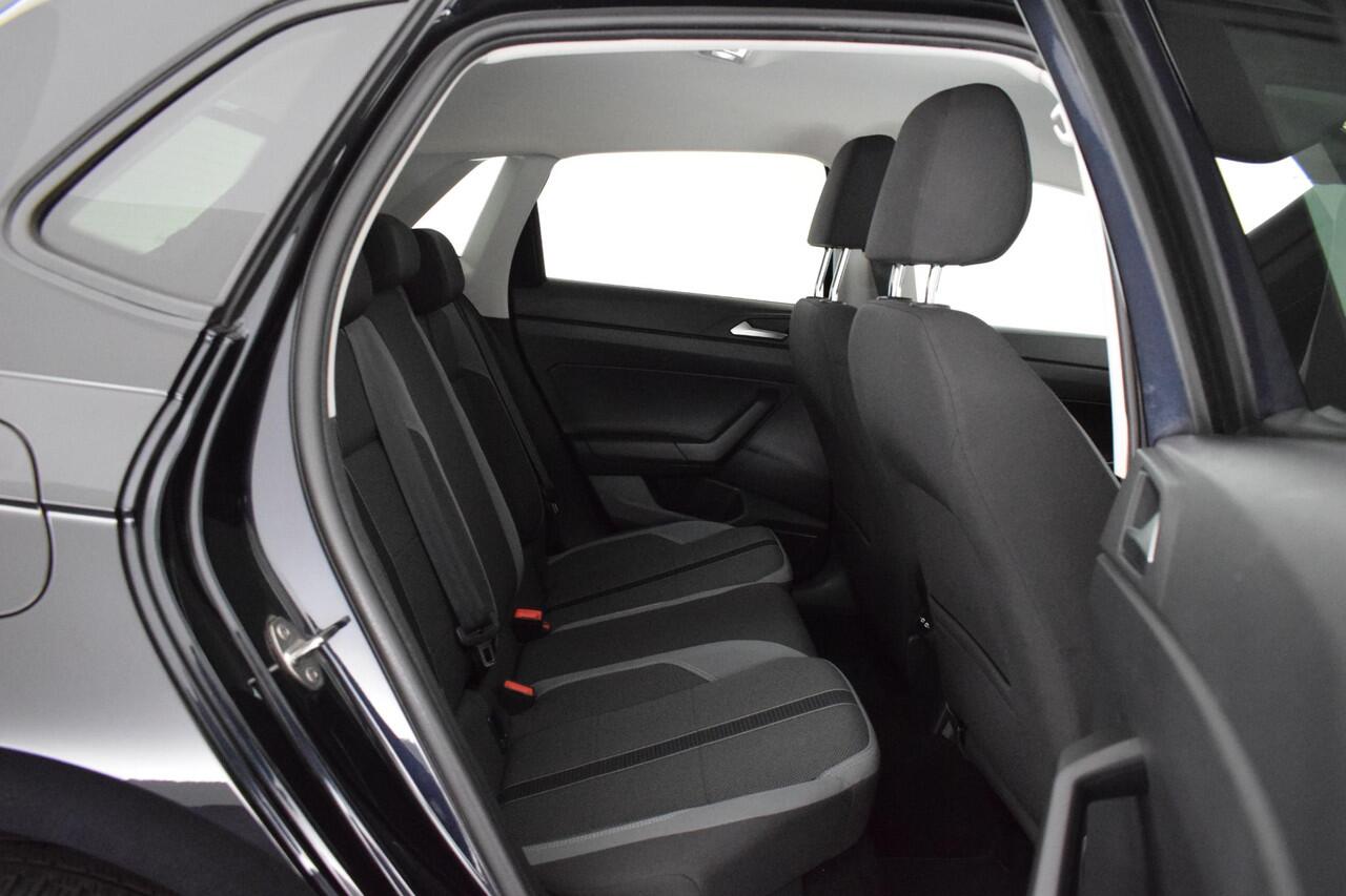 Volkswagen POLO 1.0 TSI 95pk Highline Stoelverwarming Navigatie Climate Control