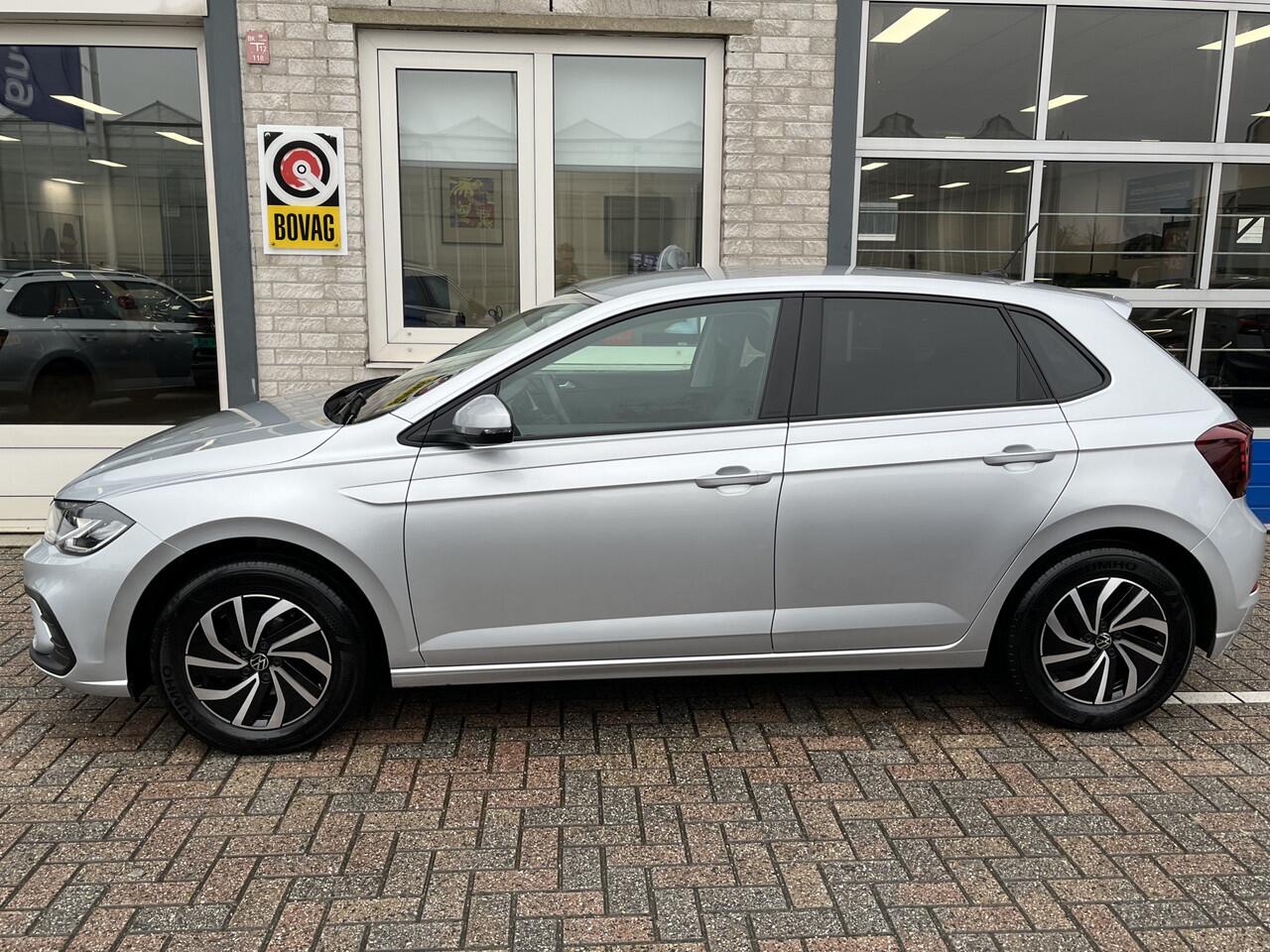 Volkswagen POLO 1.0 TSI Life Edition / GARANTIE TM 8-2028/ CAMERA/ PARK. SENSOREN/ LED/ APP CONNECT/ ADAPT. CRUISE/ SPIEGELPAKKET/ GETINT GLAS/ DIGITAL DASHBOARD/ AIRCO/ DAB/ 15" LMV