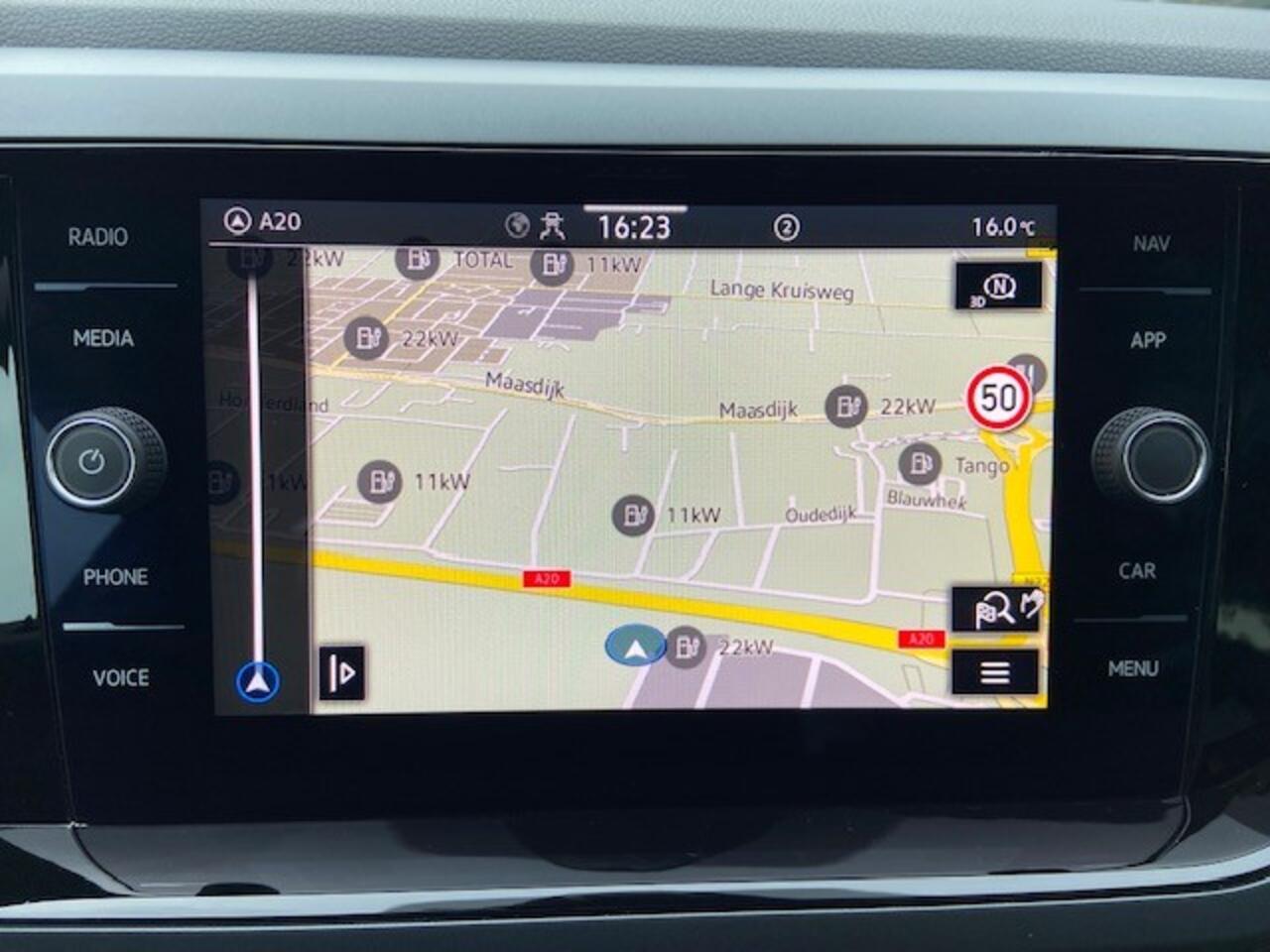 Volkswagen POLO 1.0 TSI R-Line / 16"LMV / CAMERA / NAVI / APP.Connect / PDC v+a / Sportstoelen