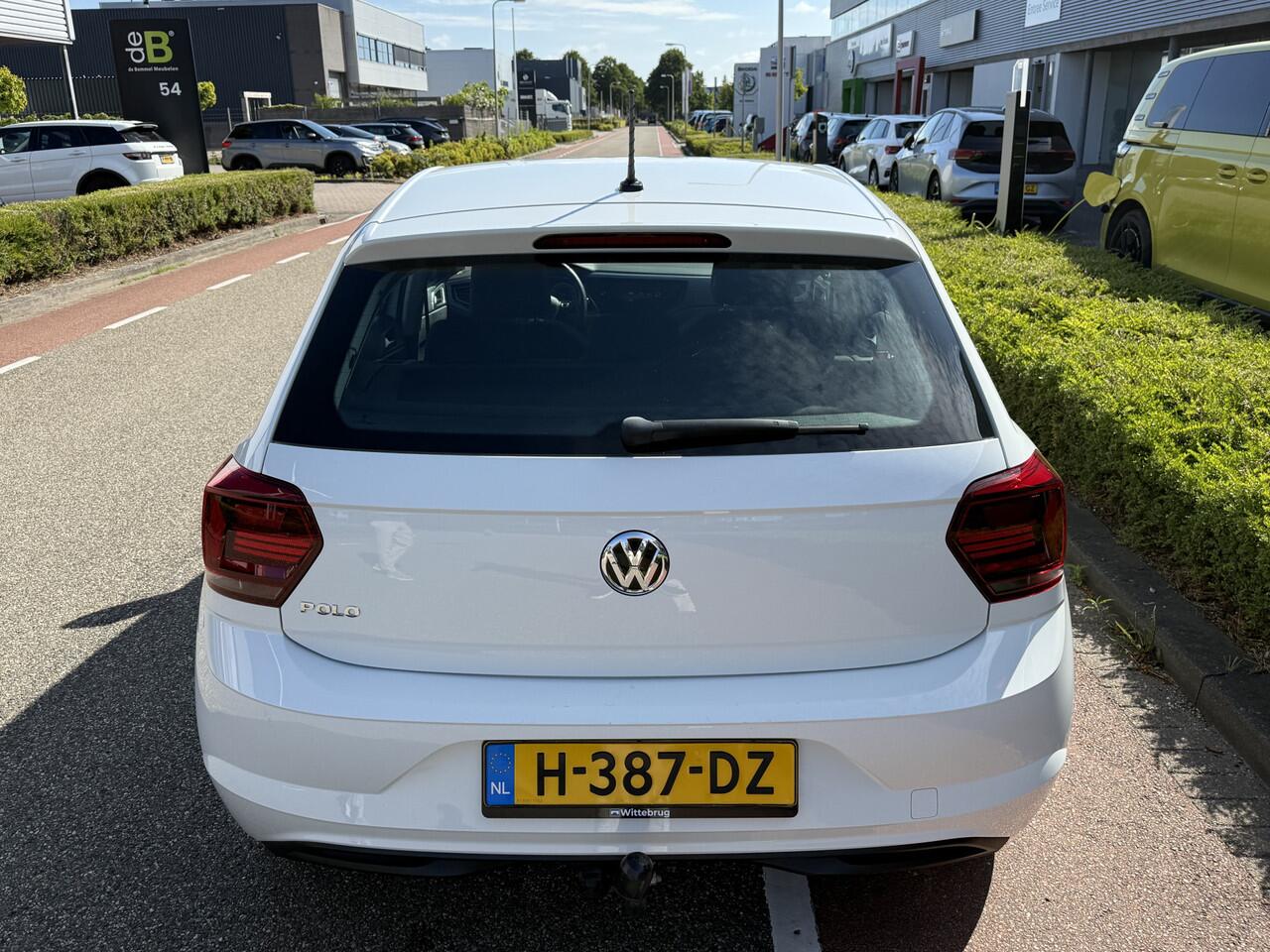 Volkswagen POLO 1.0 TSI 95pk Highline / App-Connect / Clima / Trekhaak / 16" LMV