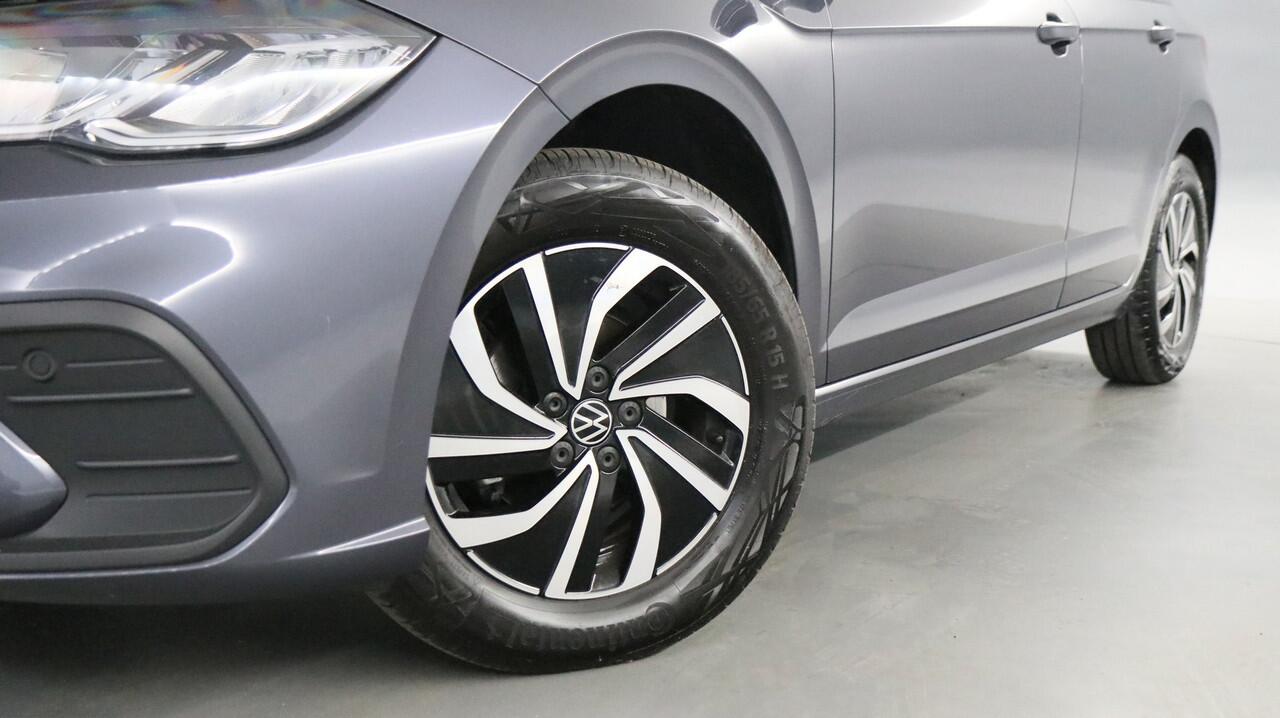 Volkswagen POLO 1.0 TSI 96pk Life Edition / Navigatie / Camera / Stoelverwarming