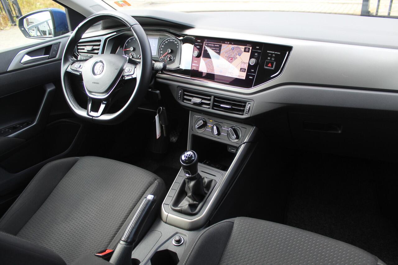Volkswagen POLO 1.0 TSI Comfortline Orig. NL/Navigatie/Apple carplay/Adaptive cruise control/Airco/Achteruitrijcamera/Trekhaak/Multifunctioneel stuurwiel.