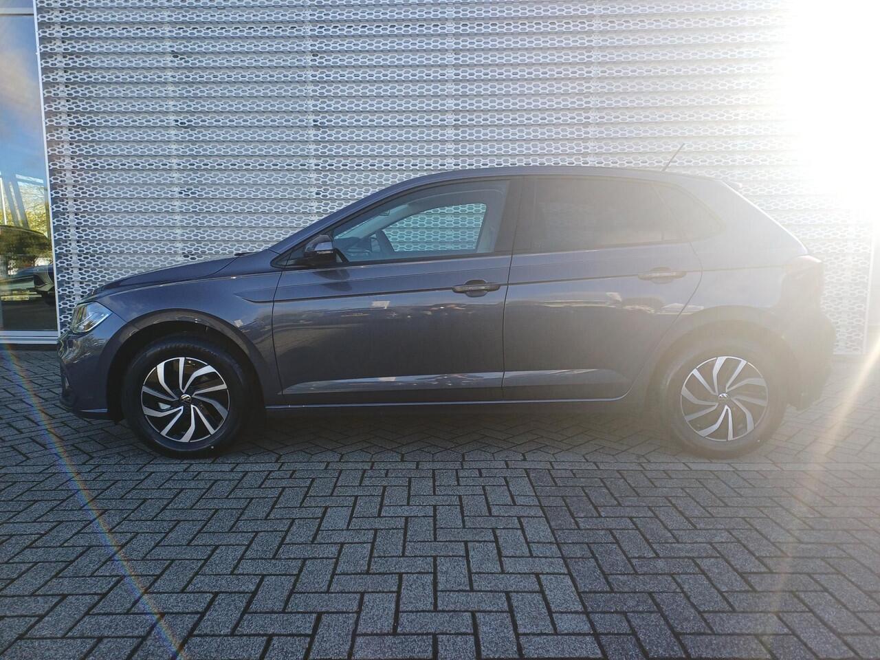 Volkswagen POLO Life Edition 1.0 70 kW / 95 pk TSI Hatchback 5 ver sn. Hand | Multimedia pakket |