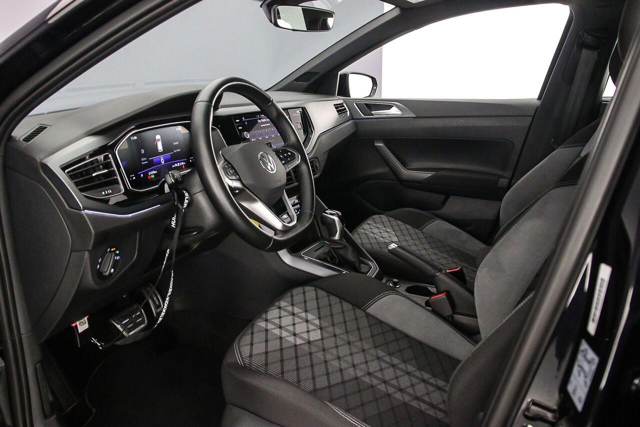 Volkswagen POLO R-Line 1.0 TSI 95pk DSG Automaat Adaptive cruise control, Achteruitrijcamera, Stoelverwarming, LED matrix koplampen, Airco, Parkeersensoren, DAB, Radio, App connect