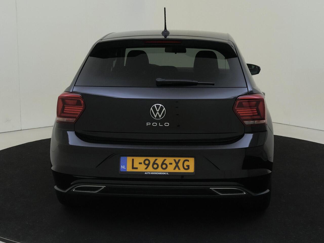 Volkswagen POLO 1.0 TSI R-Line Edition | Parkeersensoren | Adaptieve cruise control | CarPlay | Navigatie | Airco | Draadloze telefoon lader |
