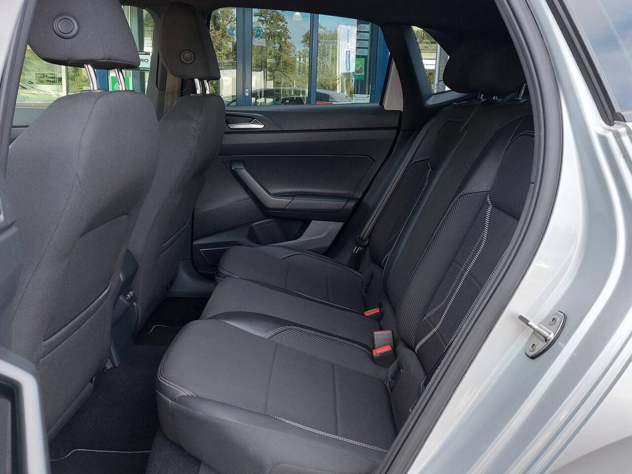 Volkswagen POLO 1.0 TSI 95pk Highline Executive 5-Deurs | Navi | Apple Carplay+Android Auto | Clima | Adap.Cruise | Sfeerverlichting | Licht+Regensensor | Privacy Glass | 16''lm