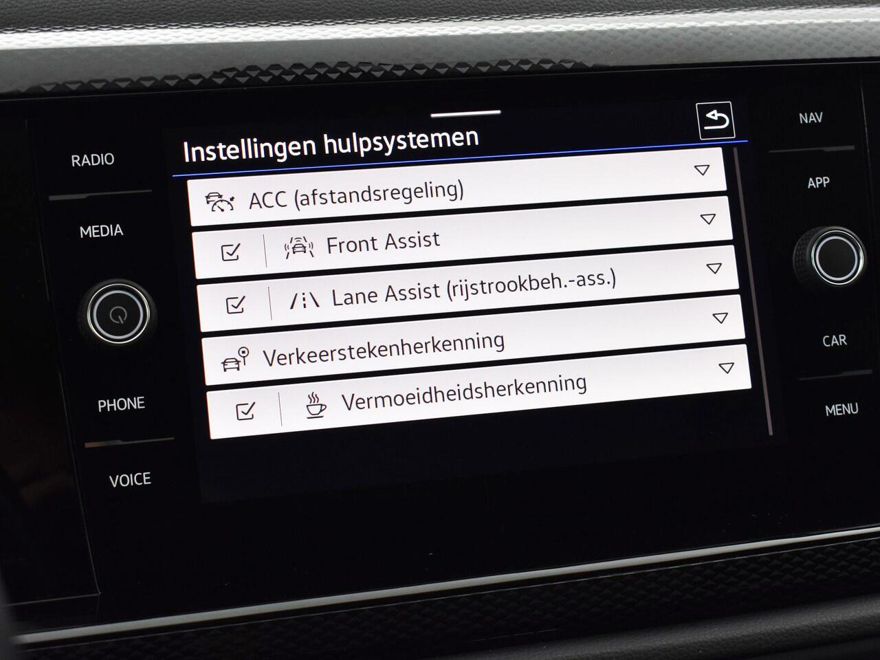 Volkswagen POLO 1.0 TSI 95pk Life · Apple/Android Car Play · Navigatie · Camera · Keyless · P-Sensoren · 15'' Inch · Garantie t/m 18-09-2027 of 100.000km