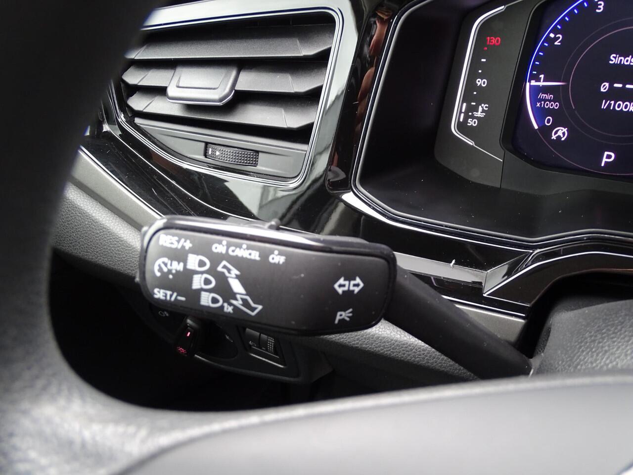 Volkswagen POLO 1.0 Tsi comfortline AUTOMAAT | VIRTUAL DISPLAY | STOELVERWARMING | NAVIGATIE | APPLE CARPLAY | KEYLESS ENTRY/GO | PARKEERSENSOREN VOOR EN ACHTER | CRUISE CONTROL |