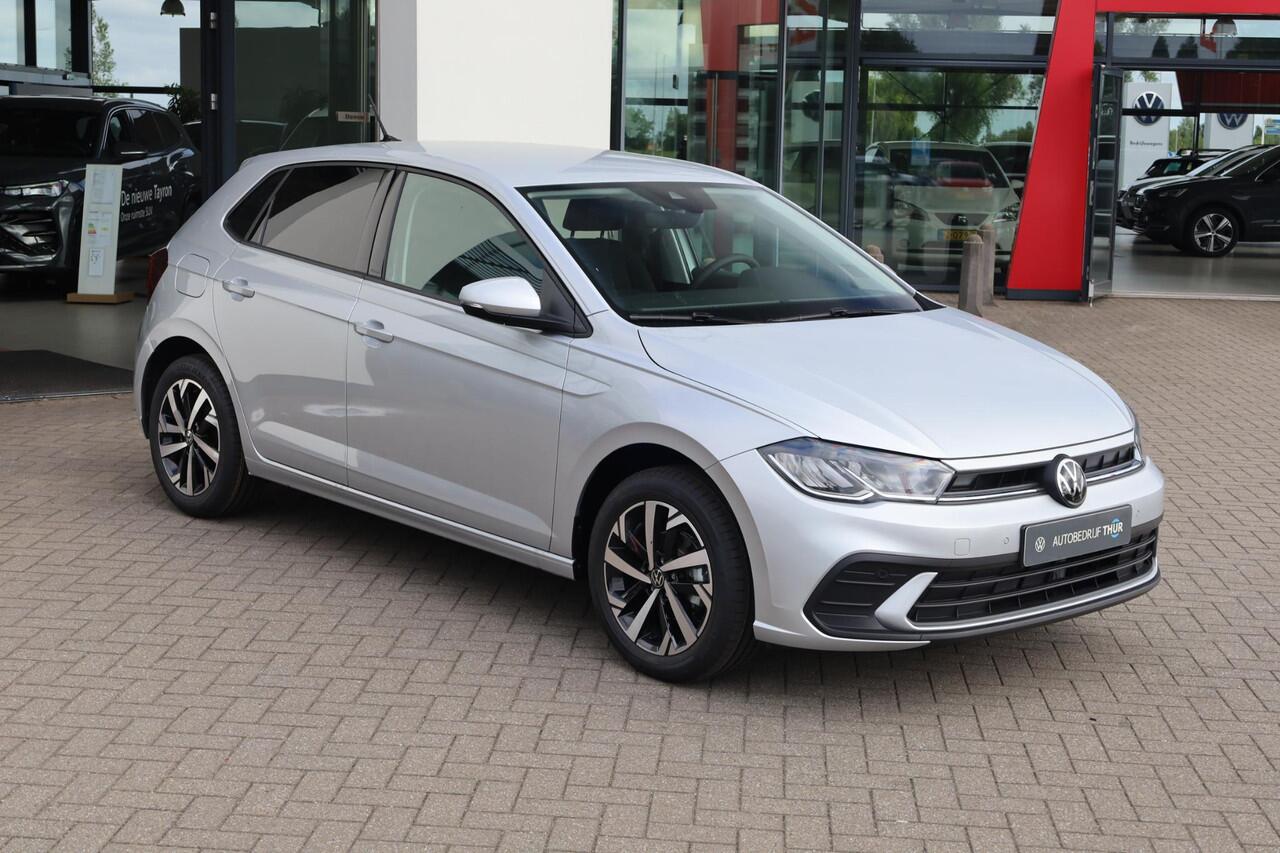 Volkswagen POLO 1.0 TSI Life Edition 95PK / 70kW Achteruitrijcamera, Apple Carplay & Android Auto, verwarmbare voorstoelen, Keyless Entry & Start, adaptive cruise control met Stop&Go en stuurhulp, 2-zonde Climatronic airconditioning, volledig digitaal instrumentenpaneel 