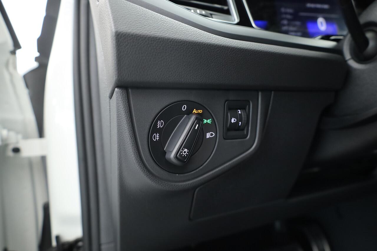 Volkswagen POLO 1.0 TSI R-Line DSG | Adapt. Cruise | Apple CarPlay & Android Auto | Trekhaak | Navi | 17"