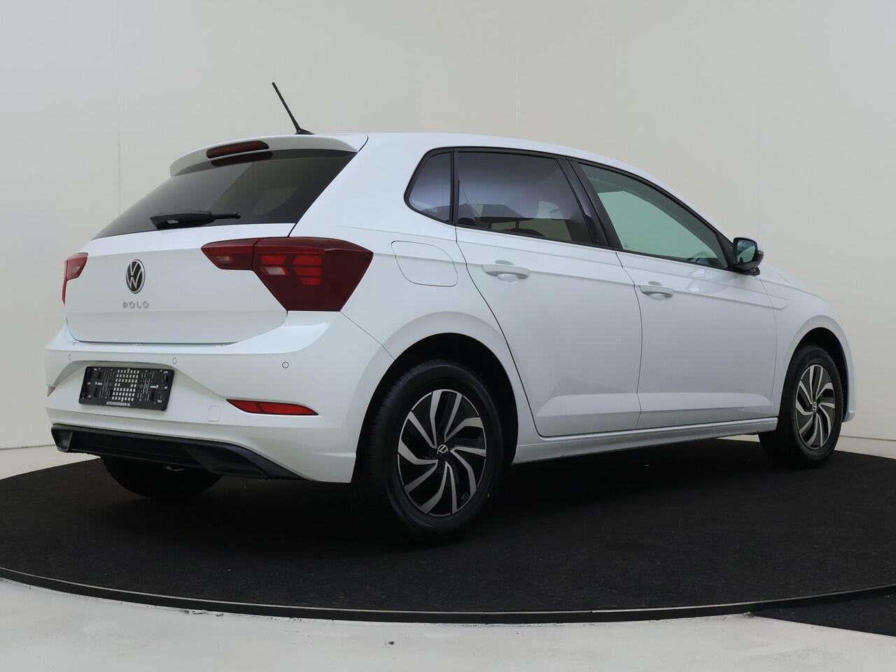 Volkswagen POLO Life Edition | 'App-Connect' smartphone integratie | Airconditioning automatisch (Climatronic), 2-zone | Buitenspiegels elektrisch instel- verwarm- en inklapbaar