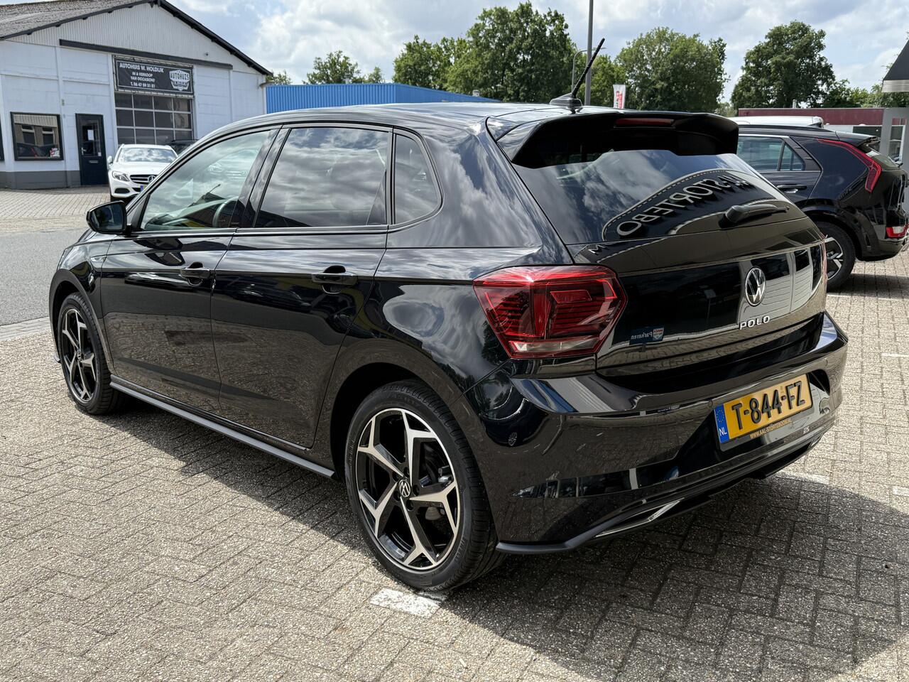 Volkswagen POLO 1.0 TSI Highline R | LED | Pano | Keyless | PDC v+a incl camera | Apple Carplay | ECC | Afn. trekhaak