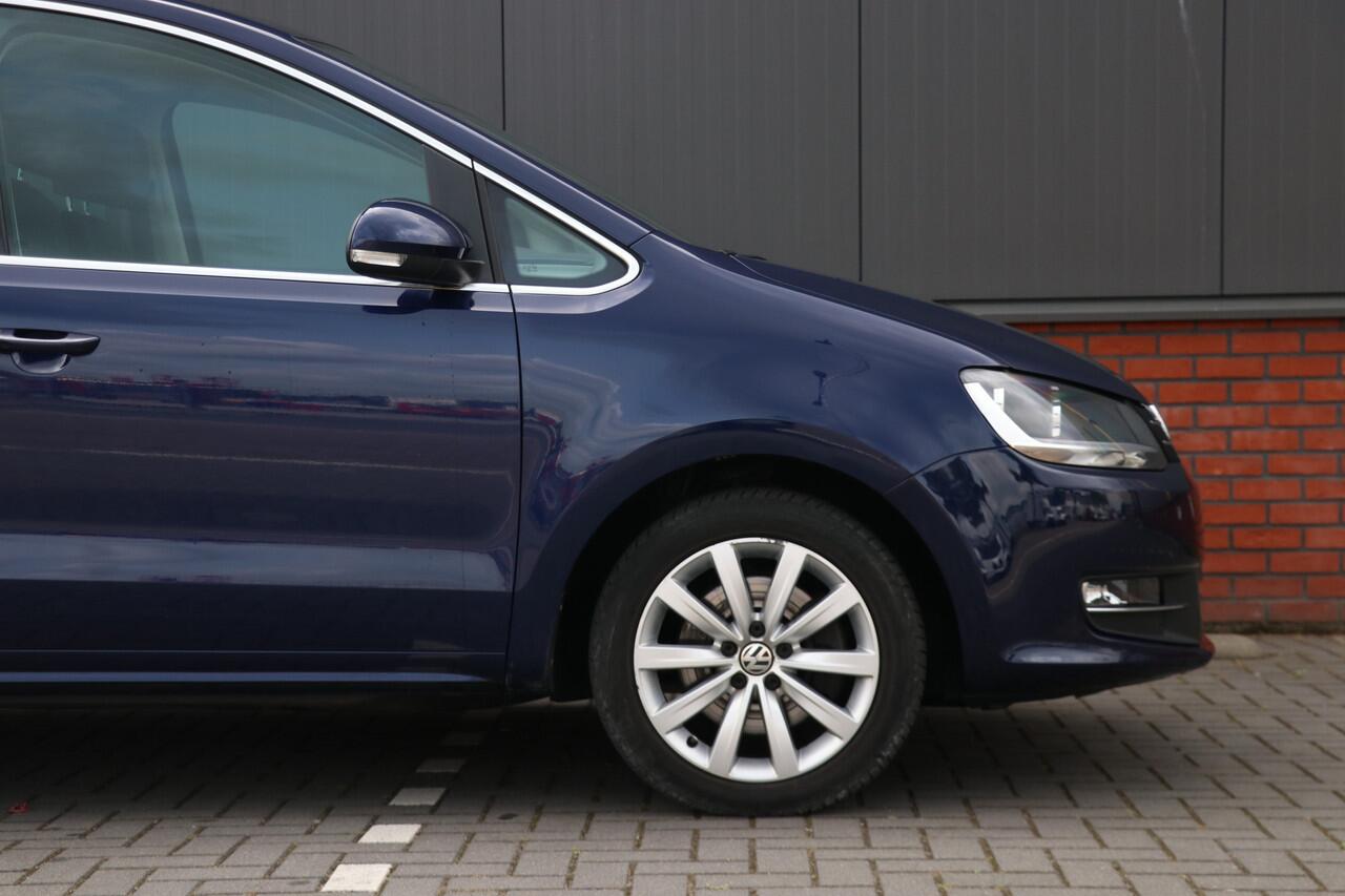 Volkswagen SHARAN 1.4 TSI Exclusive Series 7 zits | Kinderzit | leer | seperate airco |