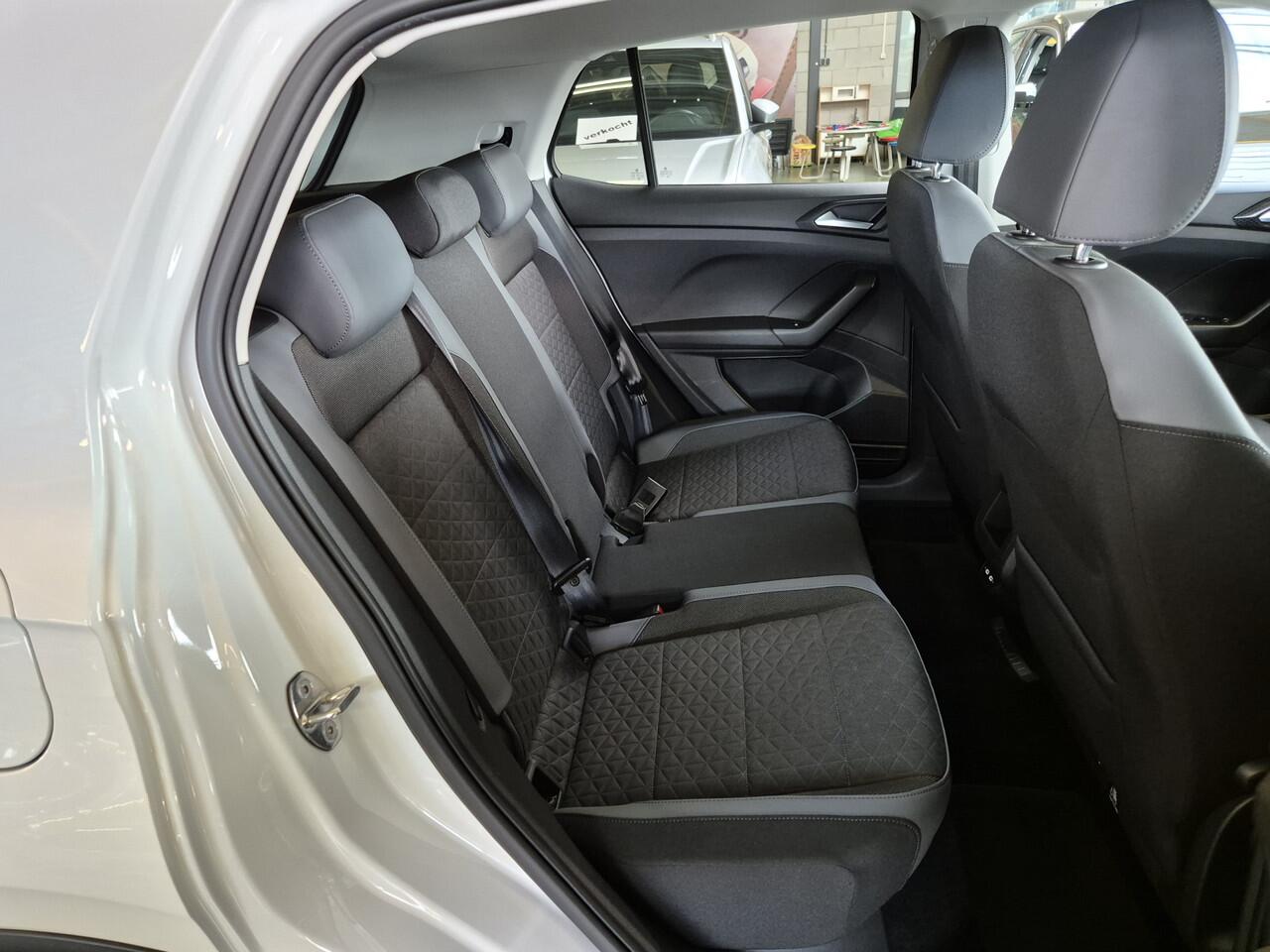 Volkswagen T-Cross 1.5 TSI Style -150pk- Automaat R-Line | Dodehoek sensoren | Camera | Digitale Cockpit Pro | Rijklaarprijs incl. 1 jaar Bovag garantie