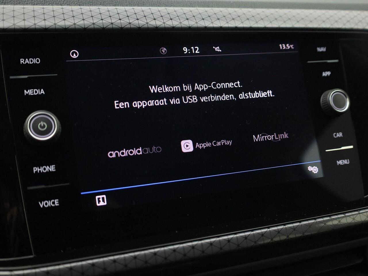 Volkswagen T-Cross 1.0 TSI 115pk Style · Navigatie · Camera + Parkeersensoren · Apple/Android Car Play · LED · Clima · Info Active Display · Elek. inklapbare spiegels ·