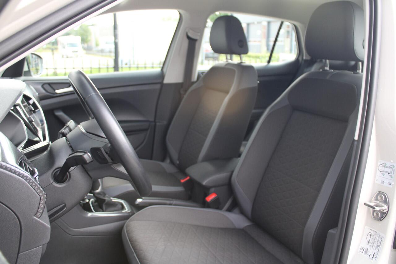 Volkswagen T-Cross 1.0 TSI Style 110pk - ACC - LED - Carplay - Camera - Stoelverwarming - Rijklaar