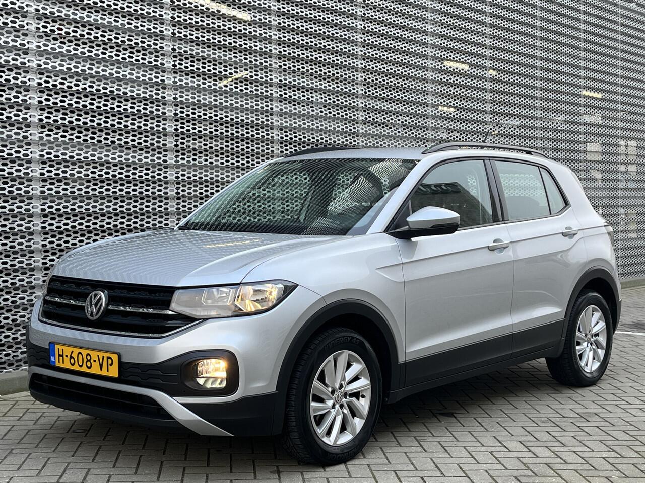 Volkswagen T-Cross 1.0 TSI Life / Camera / Trekhaak / Climate controle / App connect / VW