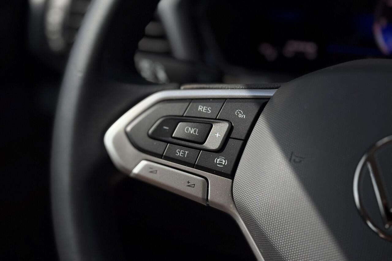 Volkswagen T-Cross 1.0 TSI Life 110pk - Carplay - Stoelverwarming - Camera - Virtual cockpit - Rijklaar