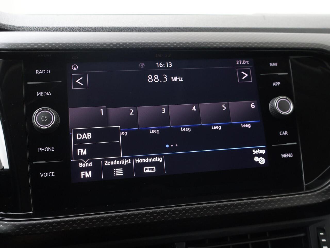 Volkswagen T-Cross 1.0 TSI Life | 95 PK | Adaptive Cruisecontrol | Navigatie | Trekhaak |