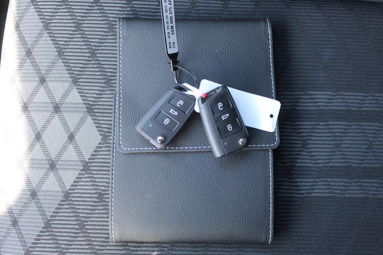 Volkswagen T-Cross 1.0 TSI 2x R-Line 2x R-Line Automaat/Navigatie/Virtual cockpit/Adaptive cruise control/Achteruitrijcamera/Parkeersensoren rondom/Apple carplay/Stoelverwarming/Climate control/IQ light/DAB/Draadloze telefoonlader.