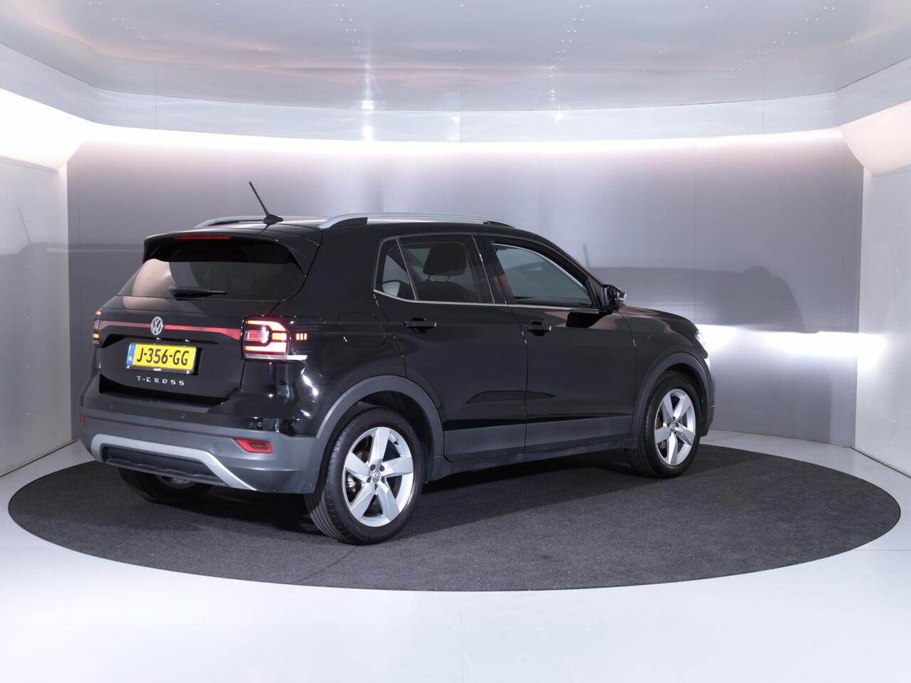 Volkswagen T-Cross 1.0 TSI Style 115 pk | Navigatie | Parkeersensoren | Adaptieve cruise control | LED koplampen |