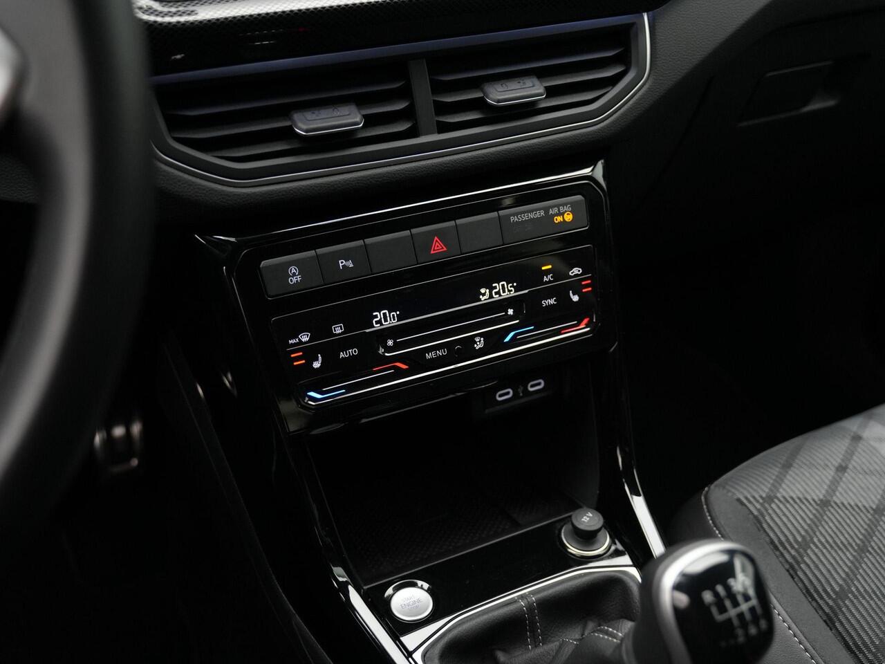 Volkswagen T-Cross 1.0 TSI 115 pk R-Line Business | IQ Light | Achteruitrijcamera | Navigatie | Stoelverwarming | Adaptive Cruise