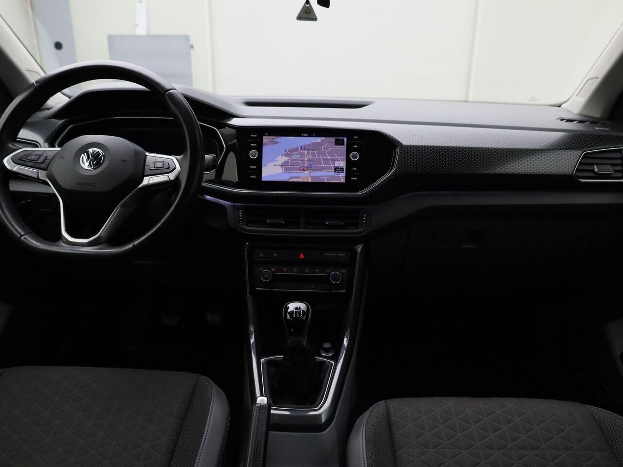 Volkswagen T-Cross 1.0 TSI 115pk Style · Navigatie · Camera + Parkeersensoren · Apple/Android Car Play · LED · Clima · Info Active Display · Elek. inklapbare spiegels ·