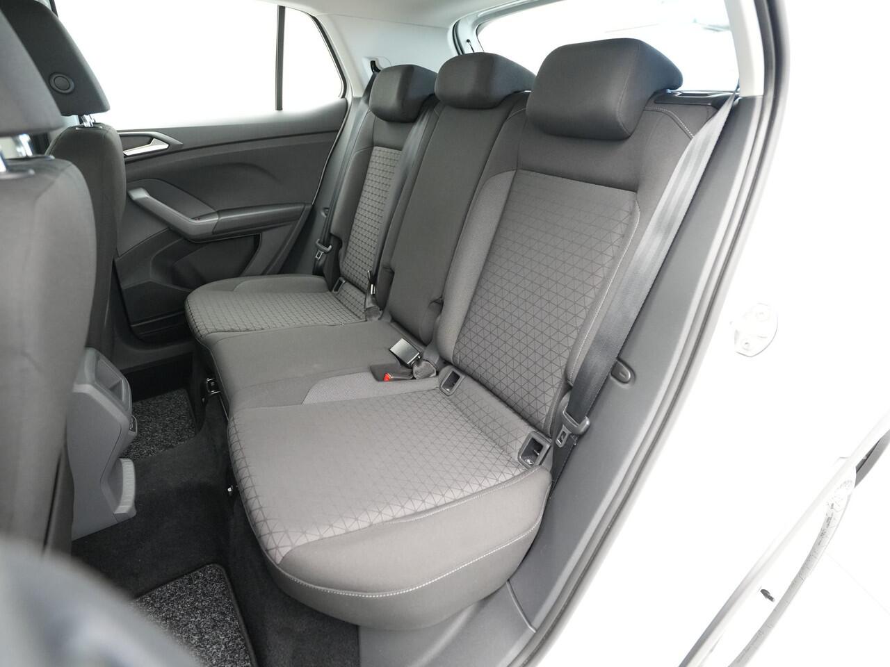 Volkswagen T-Cross 1.0 TSI 95pk Life Navi via app Pdc Acc Clima Sideassist 13