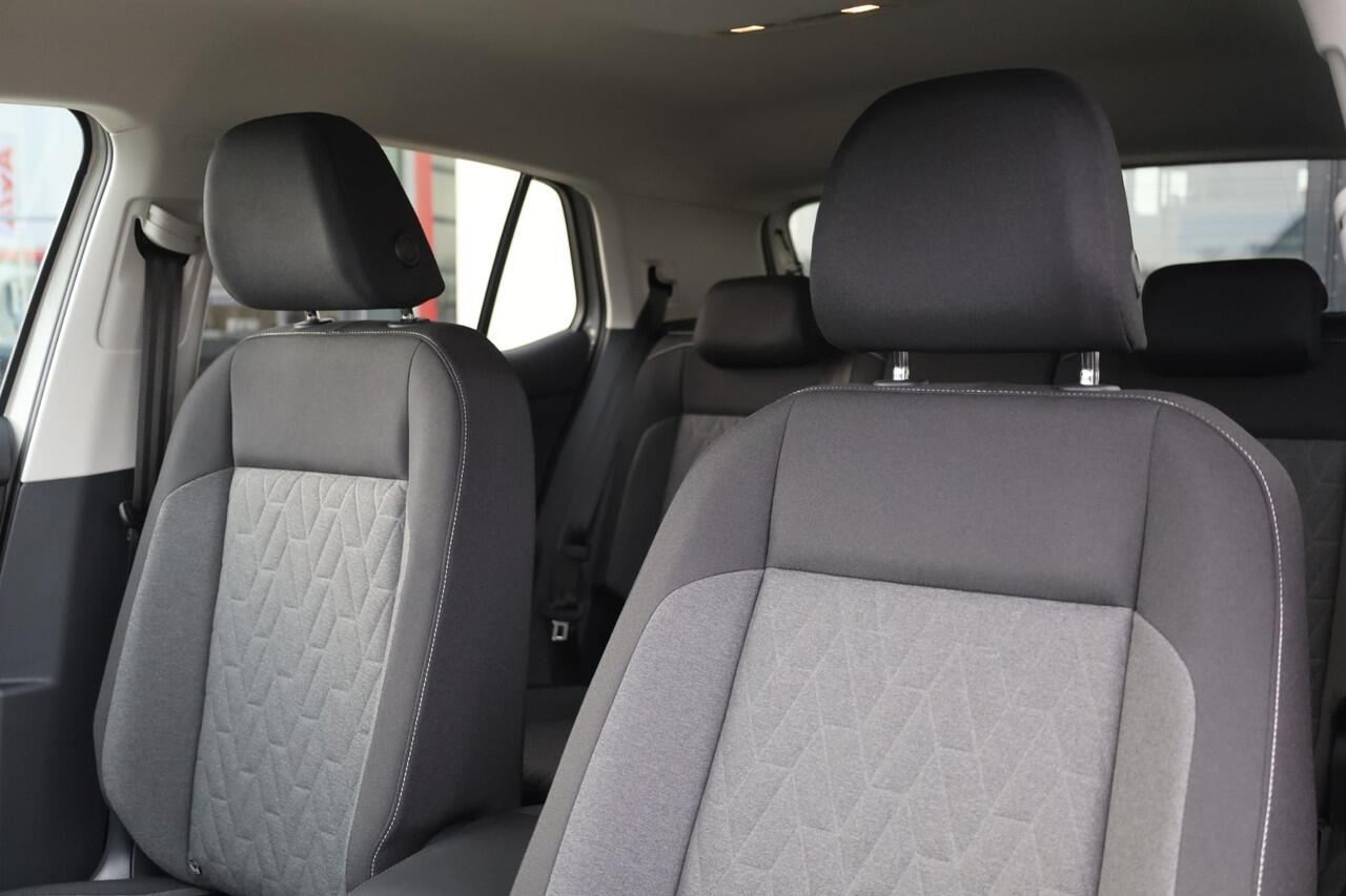 Volkswagen T-Cross 1.0 TSI Life Edition 95PK / 70kW, 17" 'Manila' LMV, LED koplampverlichting, Multimedia pakket (navigatie 'discover media', verkeerstekenherkenning, Apple Carplay / Android Auto, telefoon draadloos oplaadbaar), Comfort Pakket (parkeersensoren vóór en achte