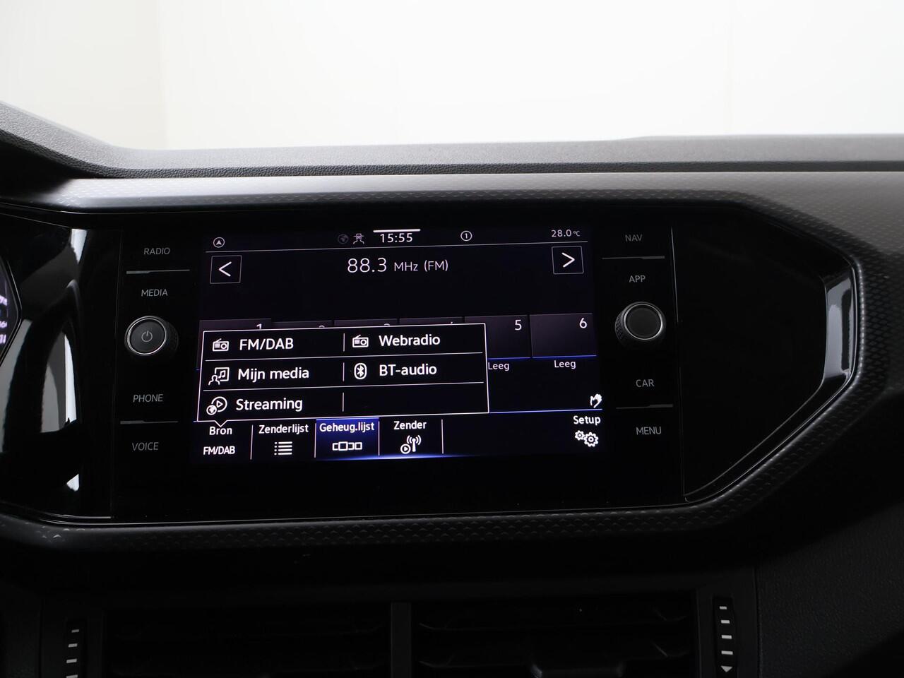 Volkswagen T-Cross 1.0 TSI Life | 95 PK | Parkeersensoren | Adaptive cruise control | Apple Carplay/Android Auto |