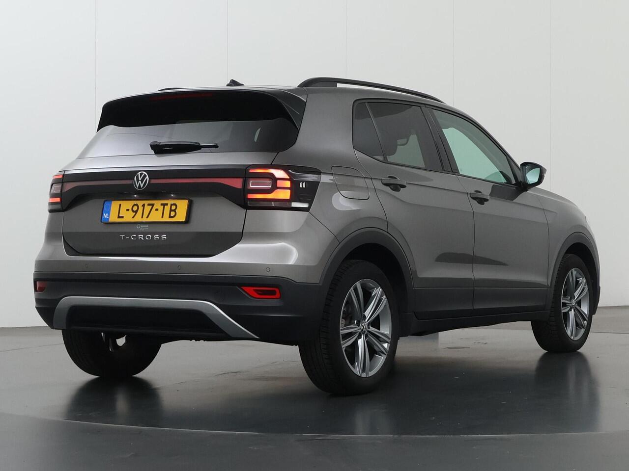 Volkswagen T-Cross 1.5 TSI Style Business R | Navigatie | Camera | DAB | Apple CarPlay/ Android Auto | Stoelverwarming | Climate Control | LED | Adaptieve Cruise Control |