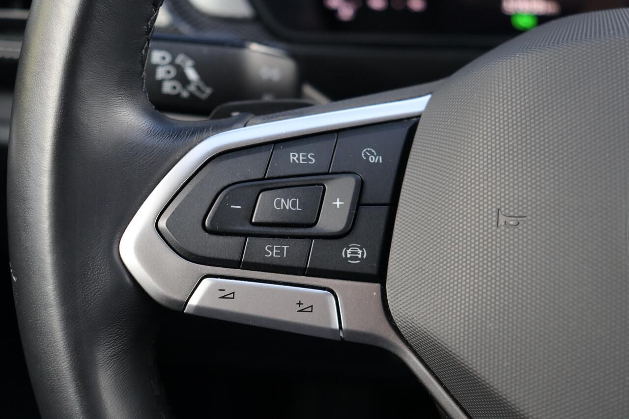 Volkswagen T-Cross 1.0 TSI Life Edition Automaat | Camera | Carplay | Stoelverwarming | Airco | Beats