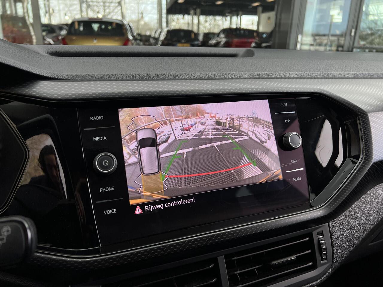 Volkswagen T-Cross 1.0 TSI Life Automaat | Stoelverwarming | Adaptieve Cruise Control | Climate Control