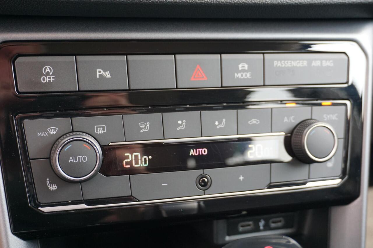 Volkswagen T-Cross 1.0 TSI R-Line | Digitaal cockpit | ACC | LED | Carplay