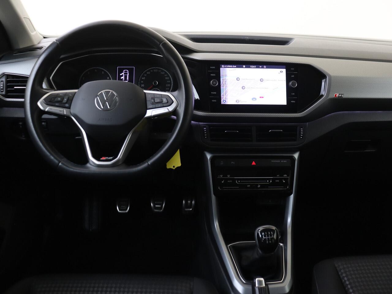 Volkswagen T-Cross 1.0 TSI Go | Navigatie | Parkeerhulp | Carplay | Stoelverwarming |