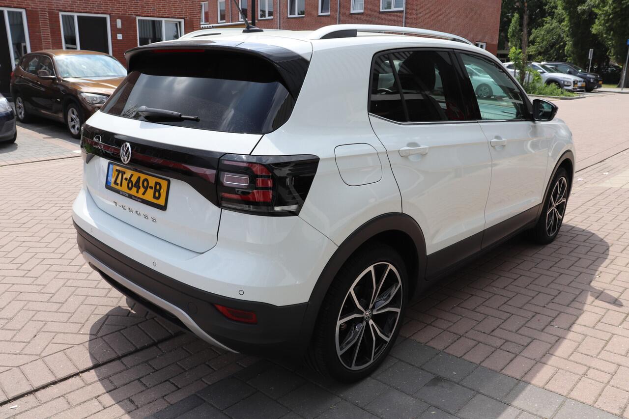 Volkswagen T-Cross 1.0 TSI Style, automaat, navigatie, dodehoek detector.