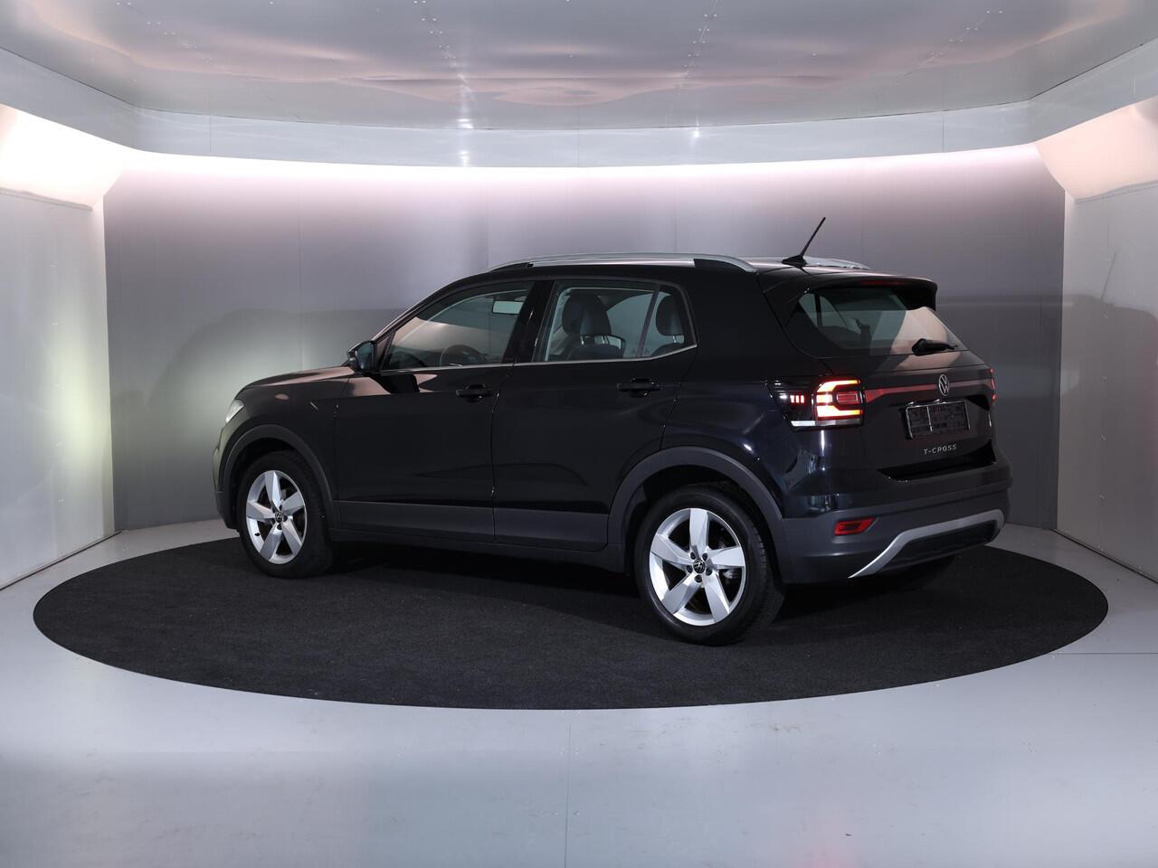 Volkswagen T-Cross 1.0 TSI Style 110 pk Automaat (DSG) | Navigatie | Parkeersensoren | Adaptieve cruise control | Stoelverwarming | Apple Carplay/Android Auto | Voll. digitaal instrumentenpaneel |