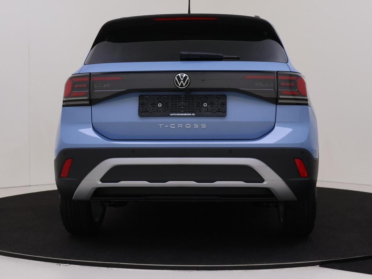 Volkswagen T-Cross Life Edition | 'App-Connect' draadloze smartphone integratie | Achterlichten LED | Afstandscontrolesysteem (Front Assist)