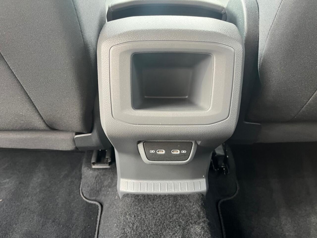 Volkswagen T-Cross 1.0 TSI R-LINE 31686 KM