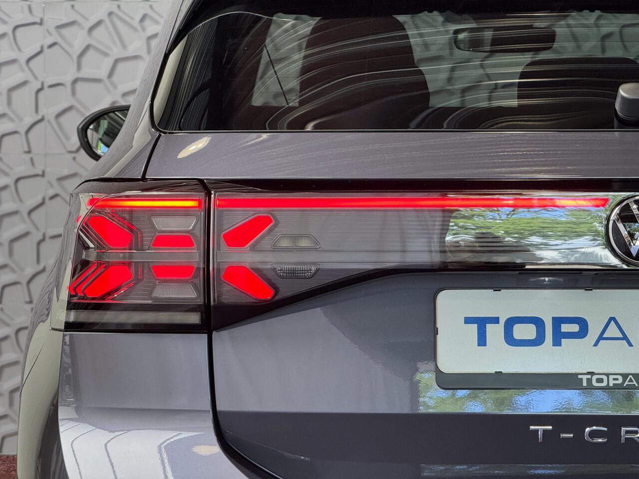 Volkswagen T-Cross 1.5 TSI 150PK ?NIEUWE AUTO? R-LINE EDITION TREKHAAK LED KEYLESS LMV IQ CAMERA STOELVERW ?2025? "Volkswagen rijden begint bij Topautos.nl - 75 topmodellen direct op voorraad!"