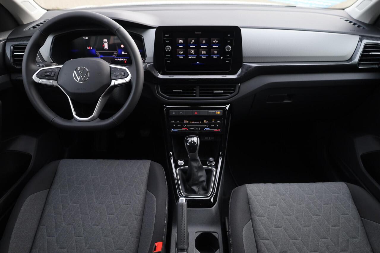 Volkswagen T-Cross 1.0 TSI Life Edition 95PK / 70kW, 17" 'Manila' LMV, LED koplampverlichting, Multimedia pakket (navigatie 'discover media', verkeerstekenherkenning, Apple Carplay / Android Auto, telefoon draadloos oplaadbaar), Comfort Pakket (parkeersensoren vóór en achte