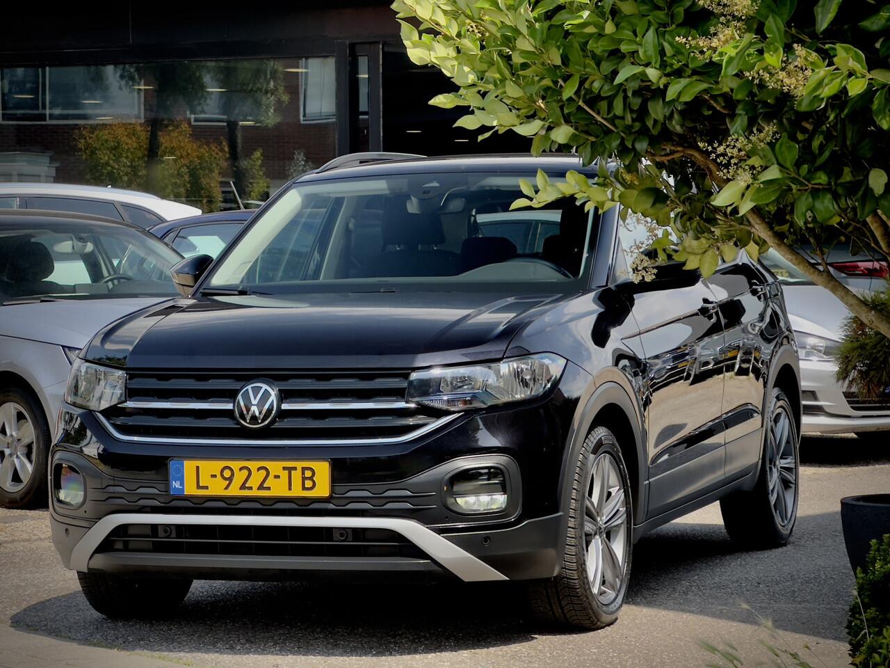 Volkswagen T-Cross 1.5 TSI AUT7 R-LINE 93D.KM! NAVI CAMERA APPLE-CARPLAY LED LMV PDC