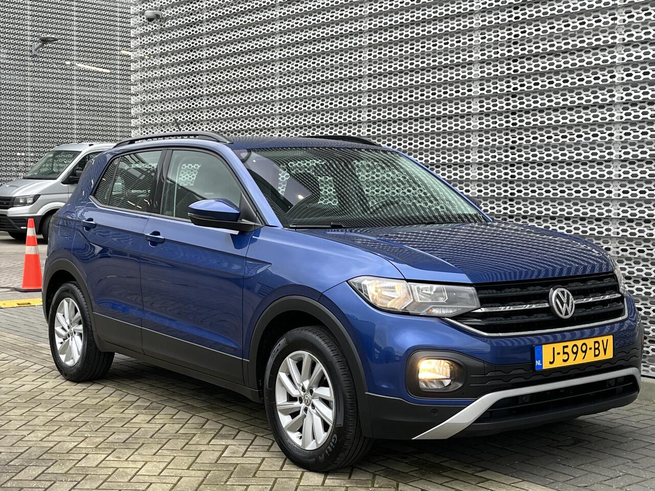 Volkswagen T-Cross 1.0 TSI Life Business / Navigatie / App connect / Parkeersensoren V+A / Trekhaak /