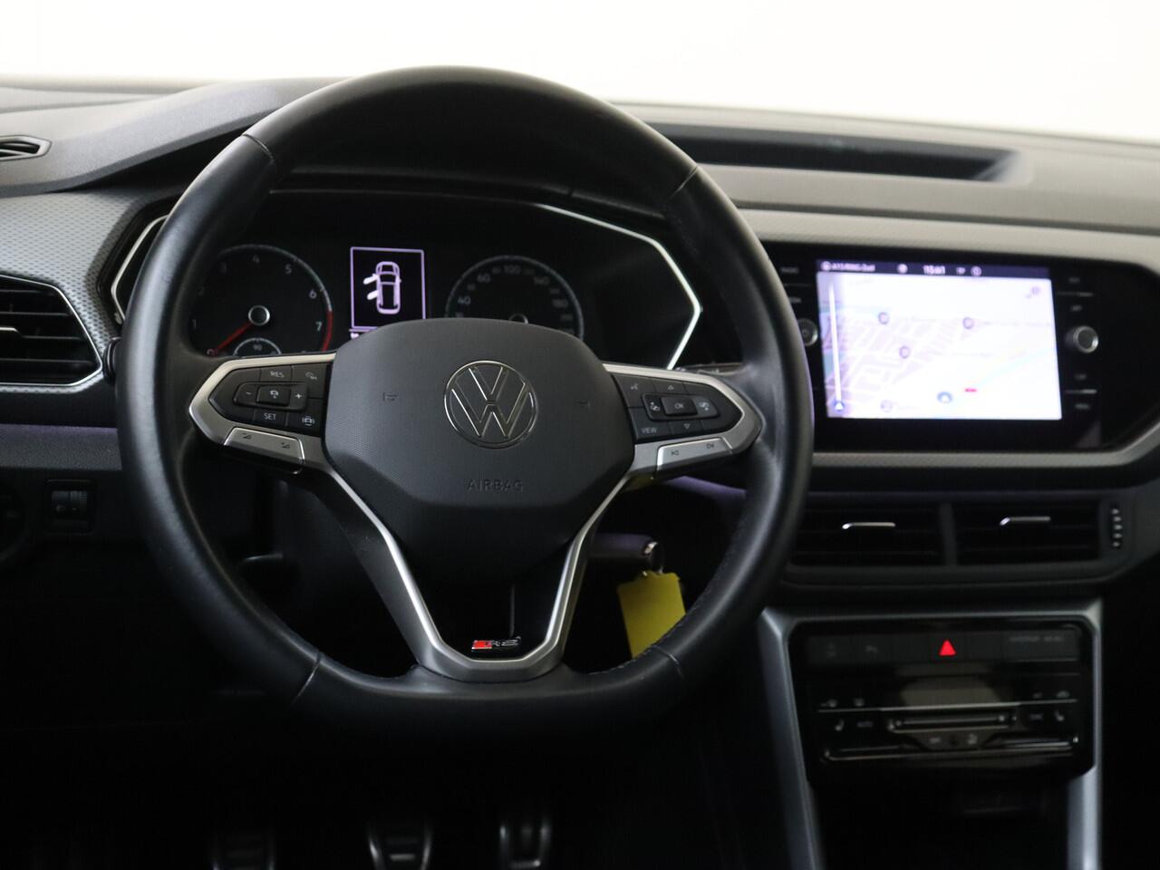 Volkswagen T-Cross 1.0 TSI Go | Navigatie | Parkeerhulp | Carplay | Stoelverwarming |